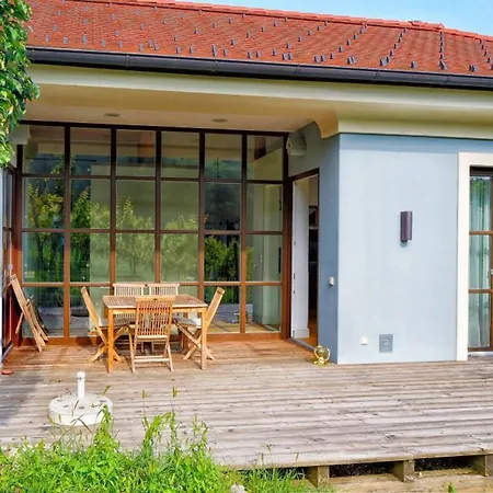 Hirschmugl Domaene Seggau Gmbh * Leibnitz